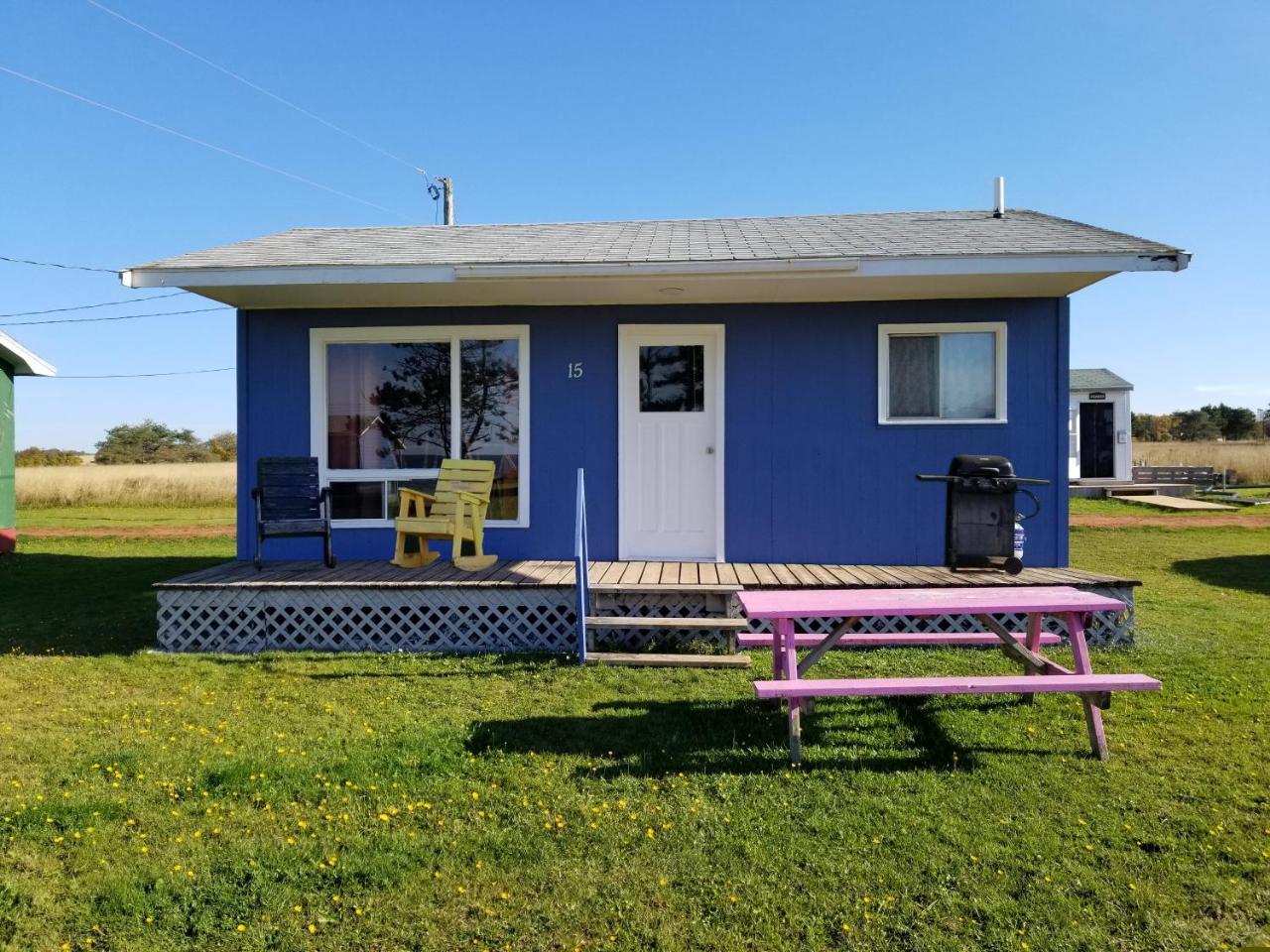 Blue Spruces Cottages Hampton Exterior photo