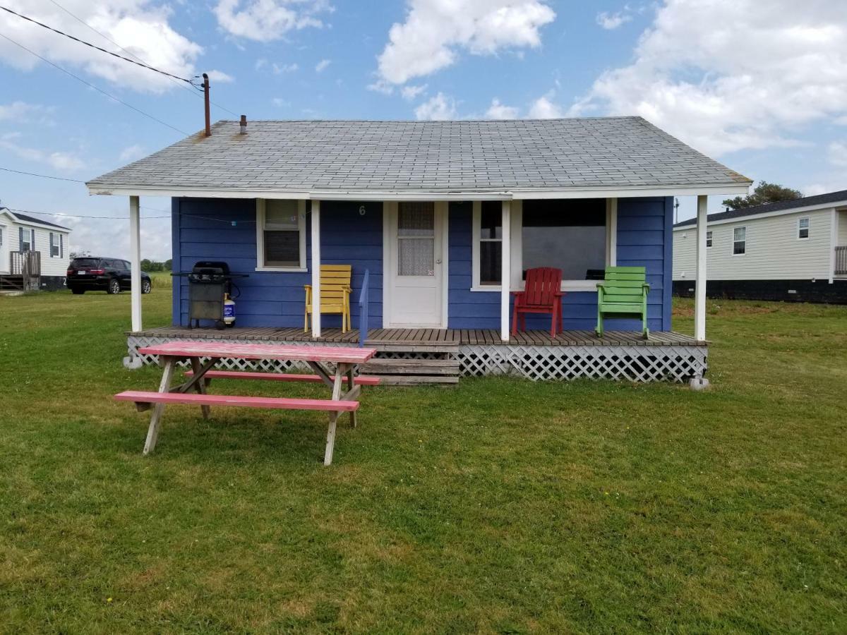 Blue Spruces Cottages Hampton Exterior photo
